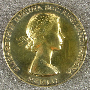The obverse of Hoyle's Royal Medal, showing a portrait of Her Majesty the Queen