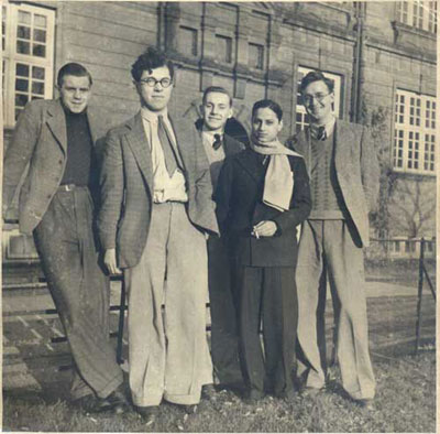 Photograph of Hoyle with some undergraduate friends in Cambridge