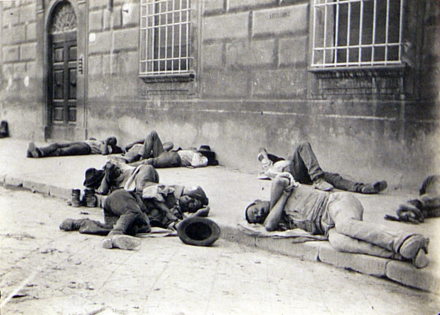 Men asleep in the Piazza S. Marco, Florence. 1892 (Album 2/35/6) 
