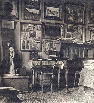 The sitting room at 15 Clifford's Inn, London