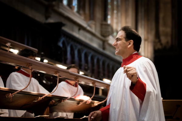 Andrew Nethsingha conducting the Choir of St John’s College, Cambridge © Benjamin Ealovega.