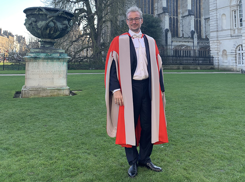 Professor Willerslev receiving his degree