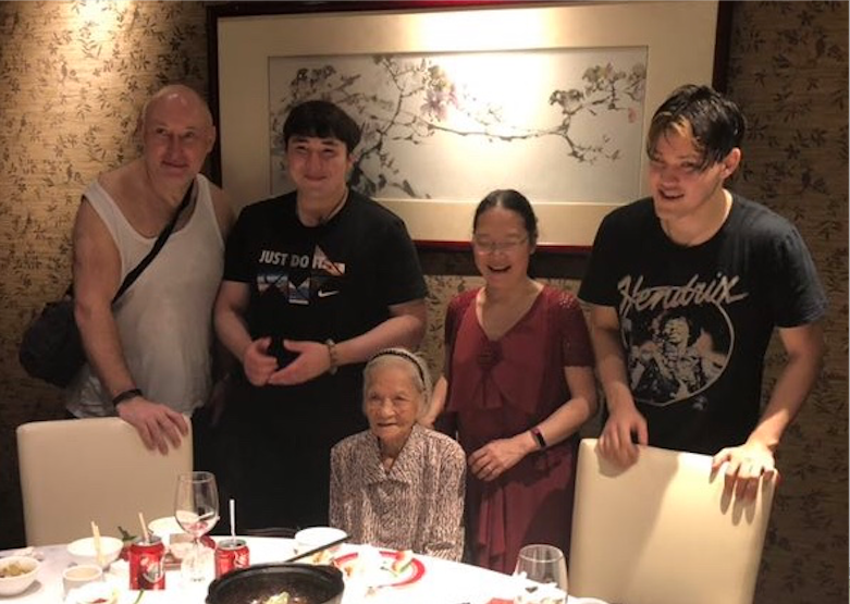 Zi Lan Liao and family