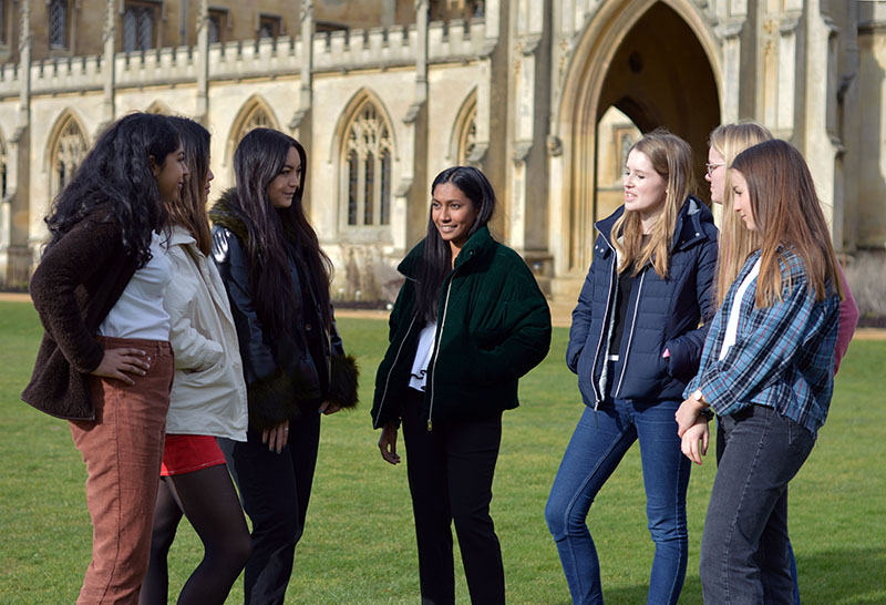 Dani Vijayakumar, Academic Affairs and Careers Officer, in the centre, with the other female members of the JCR committee