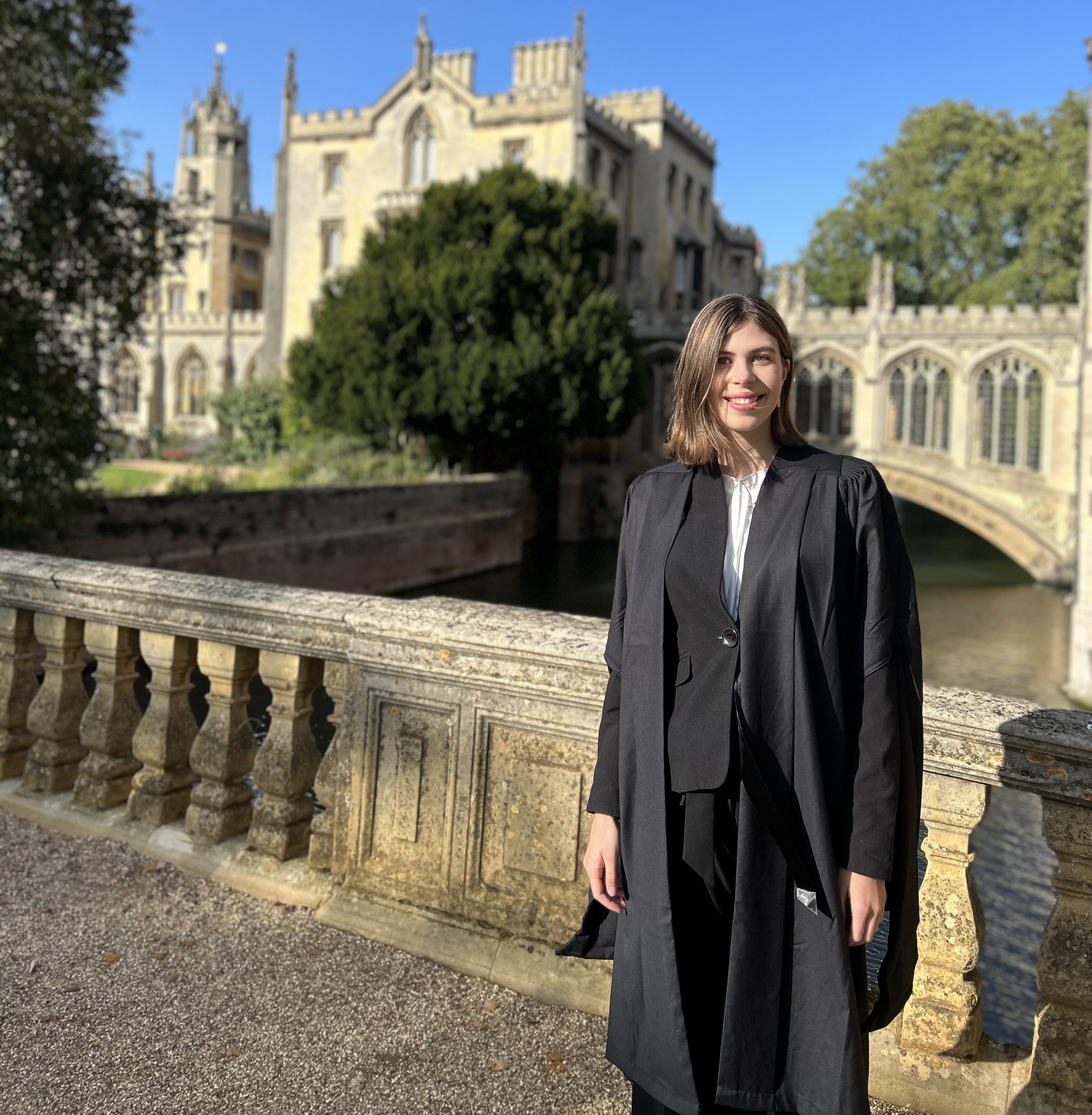 Josephine Rey in front of the Bridge of Sighs