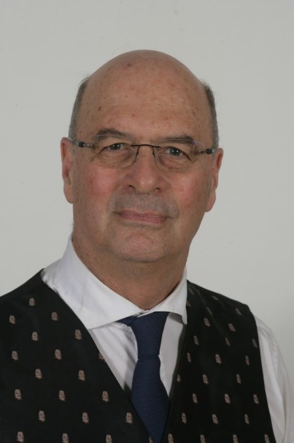 Dr Paul Murray