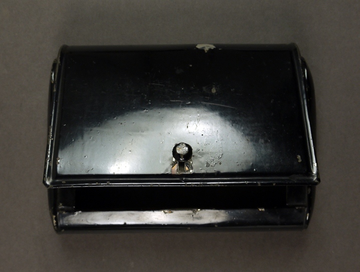 Tin sandwich case